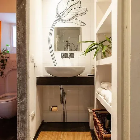 Cosy Sant'ambrogio Apartman *